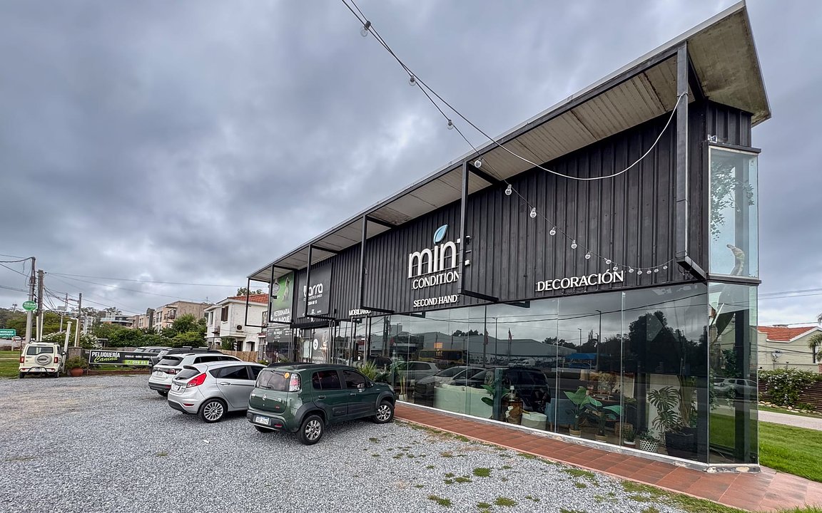 Alquilo local comercial  en Barra de Carrasco