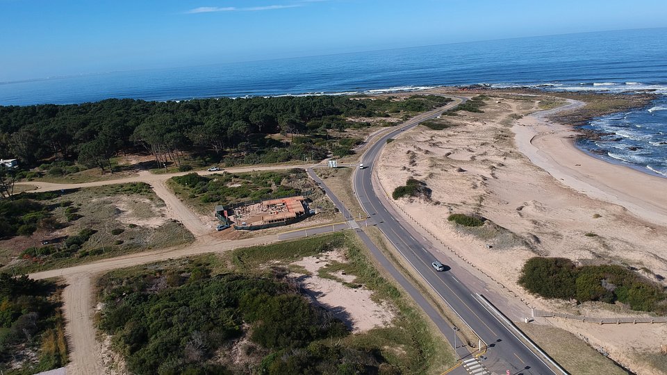 Frente al mar, terreno esquina